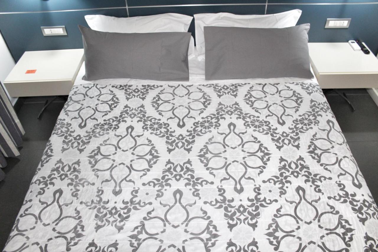 Cosenza Luxury Apartment מראה חיצוני תמונה
