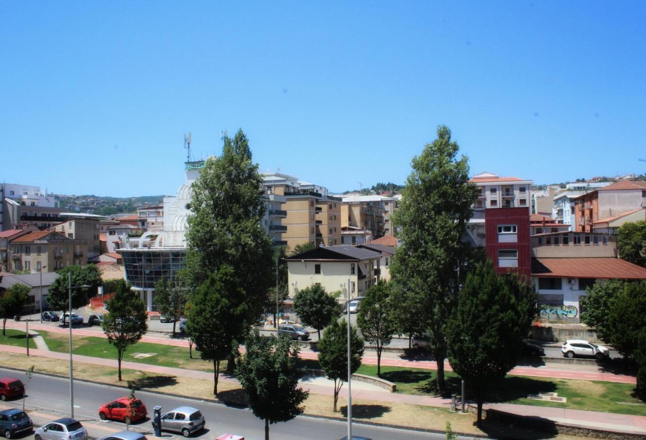 Cosenza Luxury Apartment מראה חיצוני תמונה