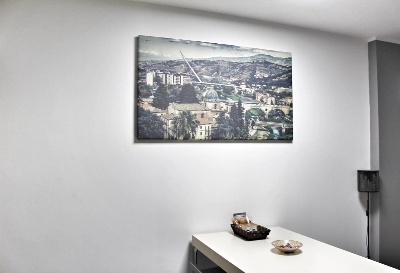 Cosenza Luxury Apartment מראה חיצוני תמונה